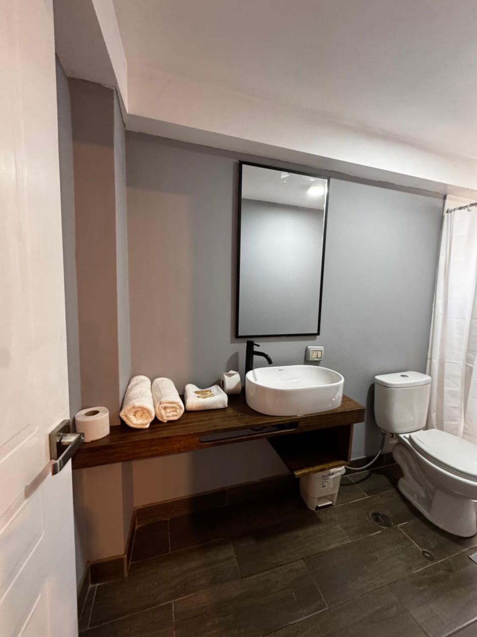 Bathroom, towels
