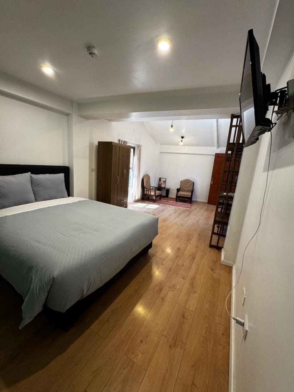 Photo of the whole room