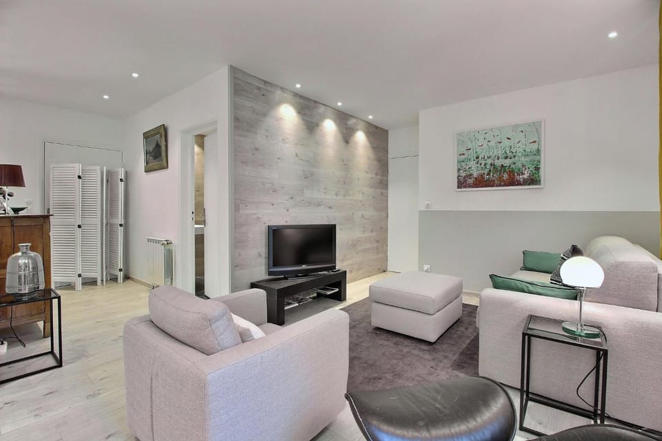 Property building, Living room