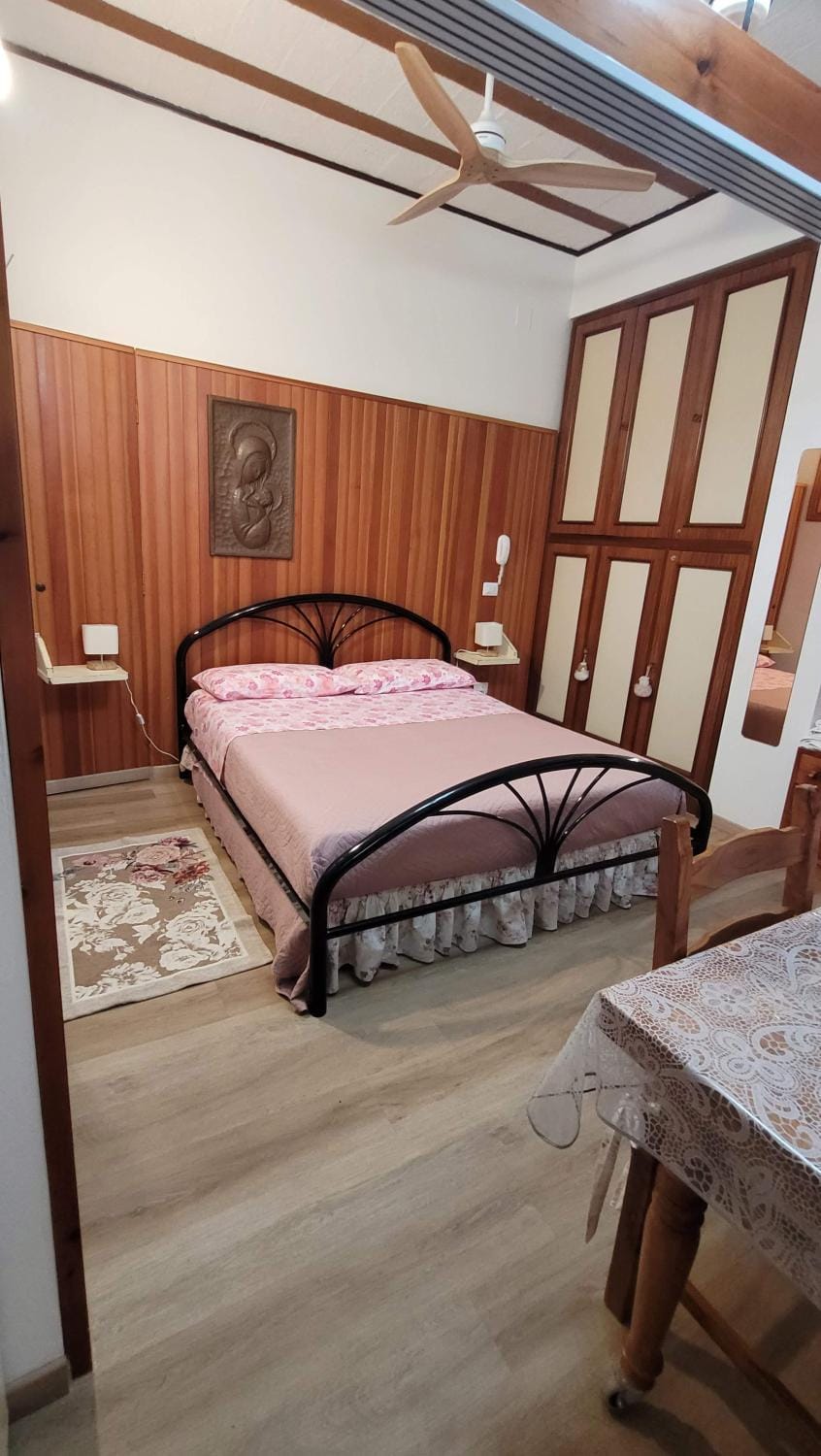 Cà La Terrazza - DENTRO IL BORGO STORICO Bed and Breakfast in Marche