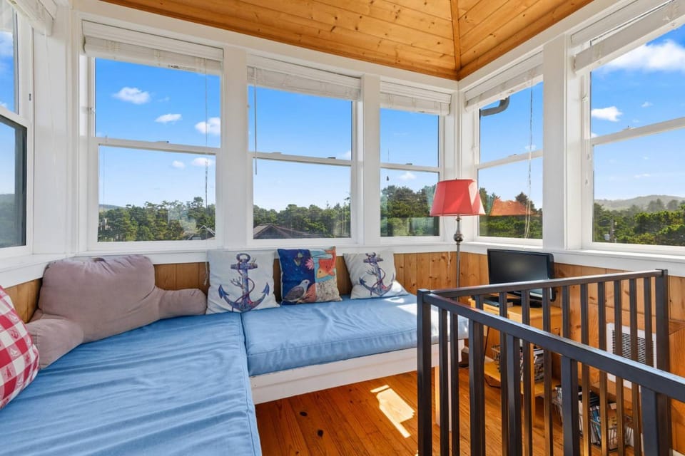 Luna Bella House in Lincoln Beach