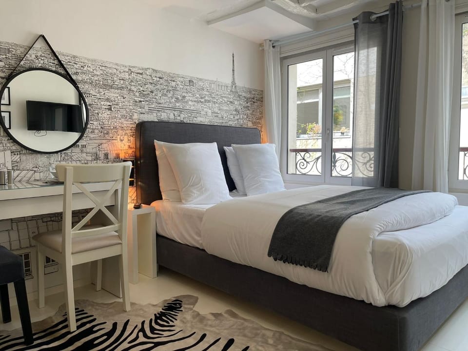 Bed, City view