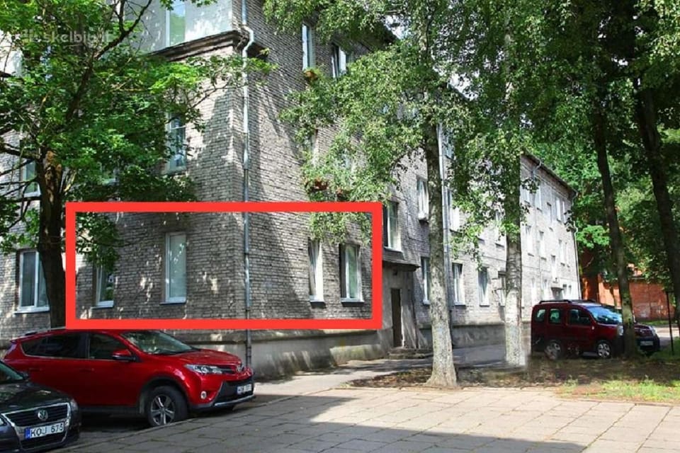 Property building, Location