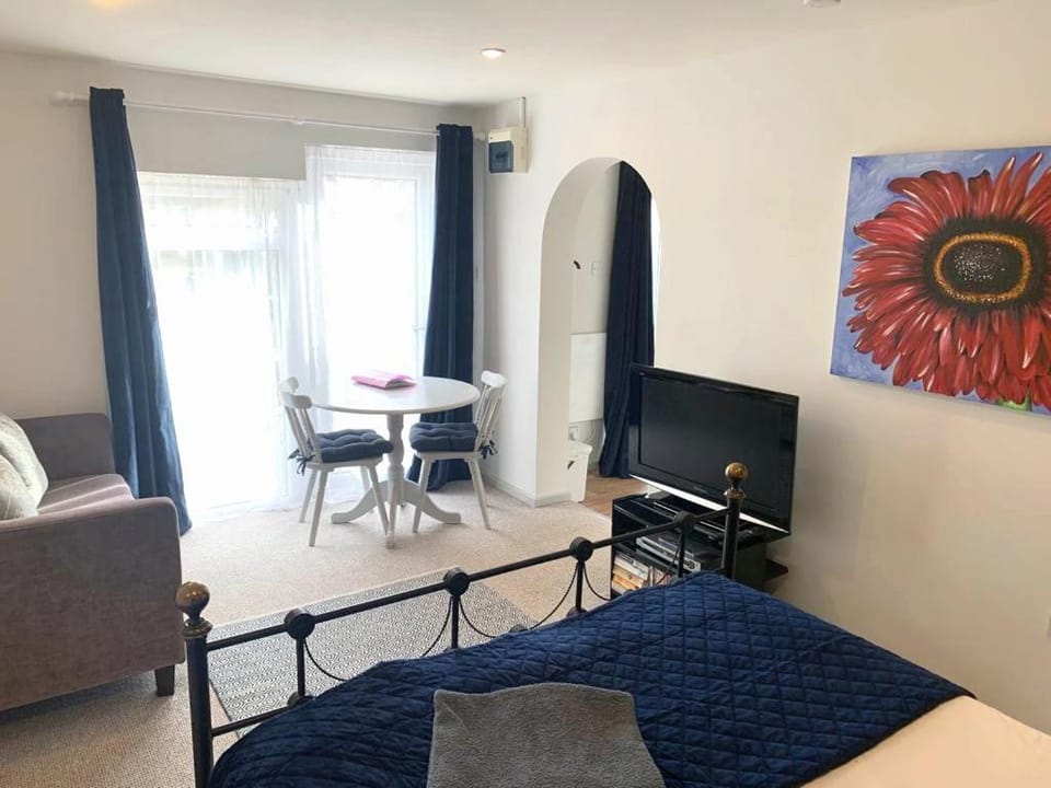 Yew Tree View Apartment in North Dorset District