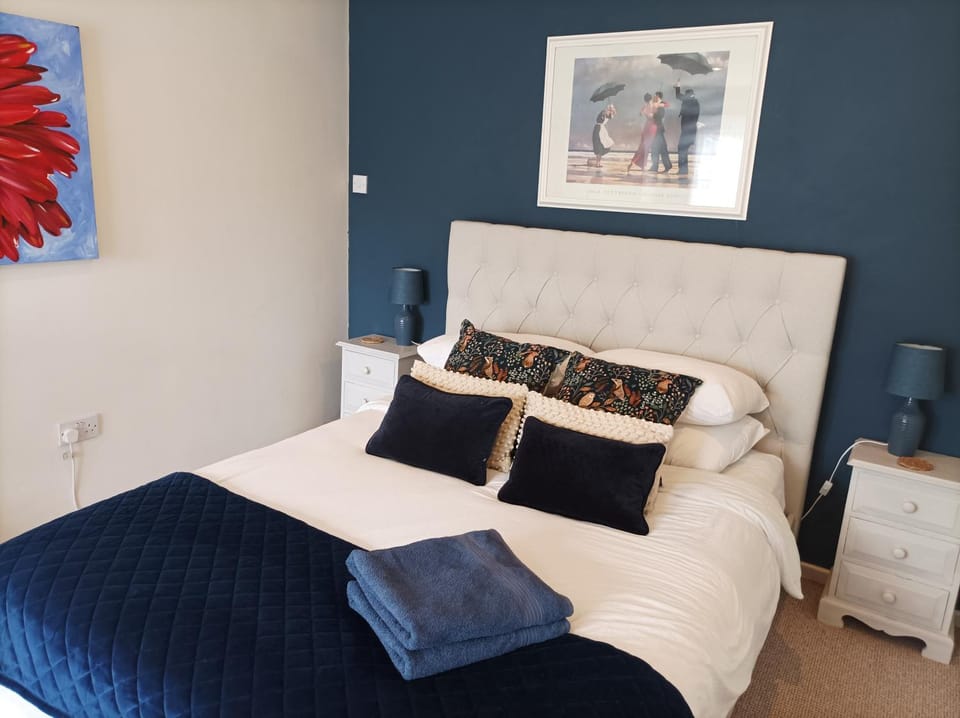 Yew Tree View Apartment in North Dorset District
