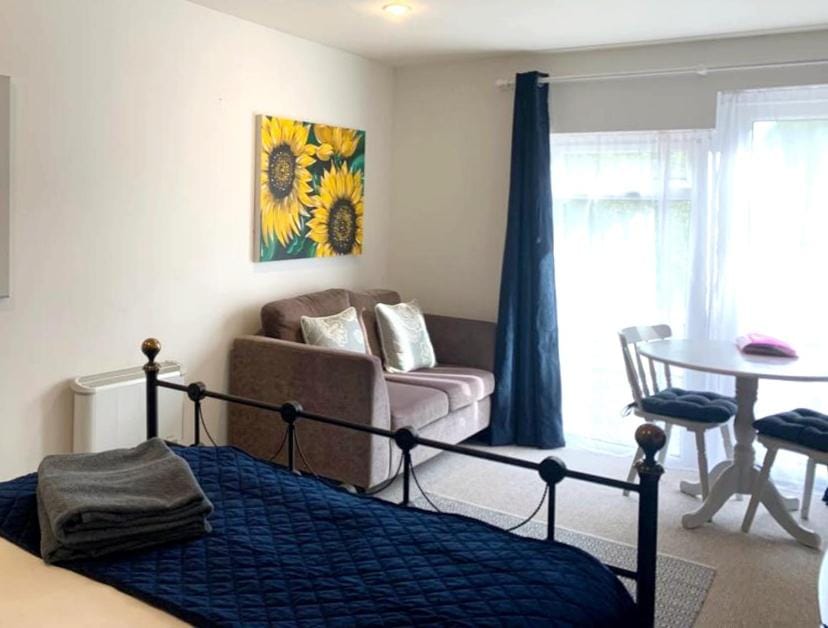 Yew Tree View Apartment in North Dorset District