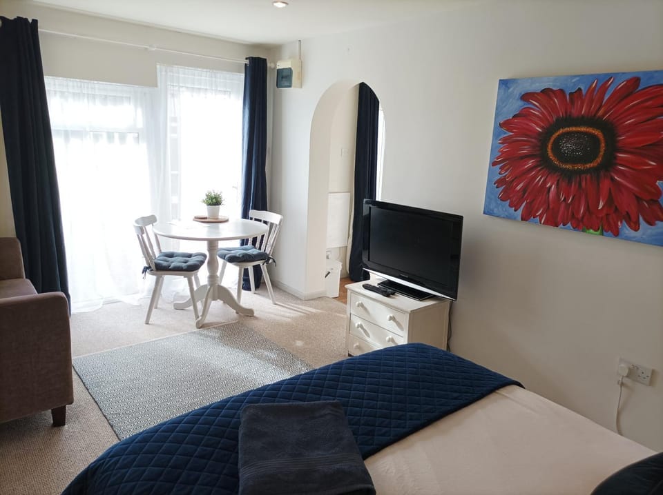 Yew Tree View Apartment in North Dorset District