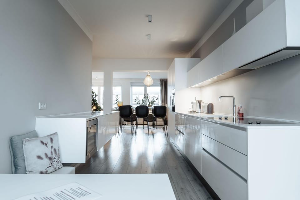 Dining area, kitchen
