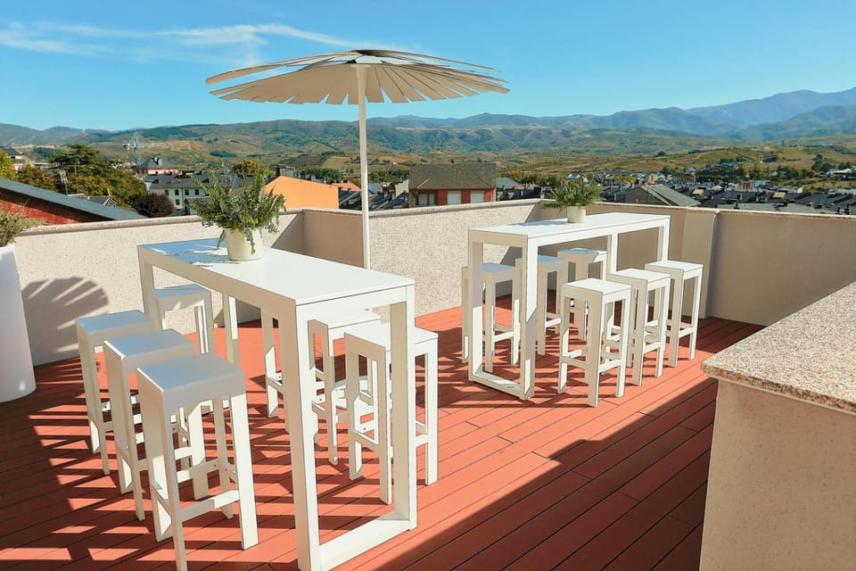 View (from property/room), Balcony/Terrace, Mountain view