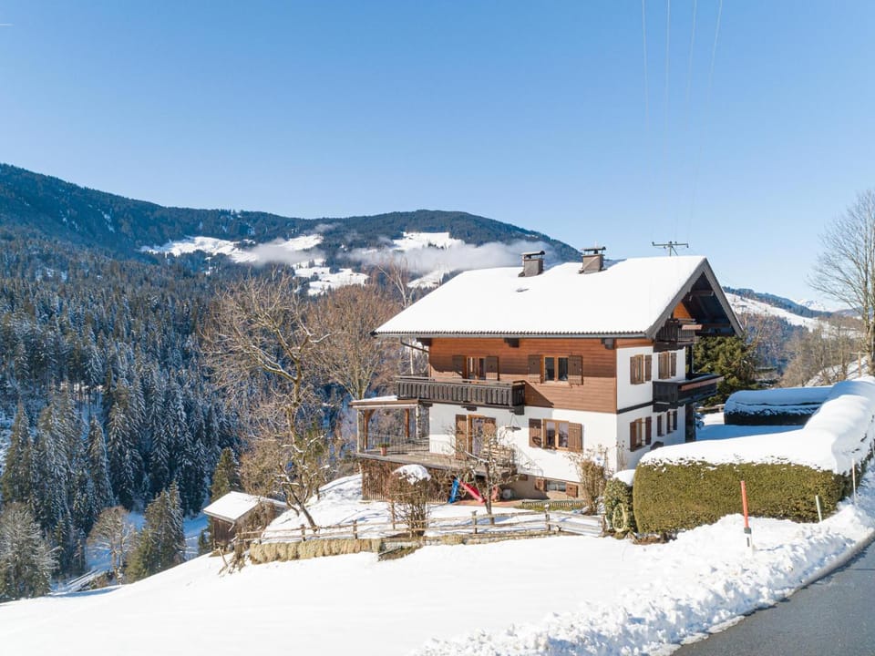Property building, Winter