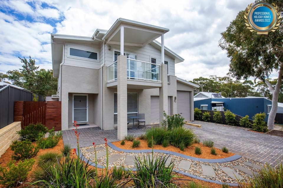 Havenwood - Pet Friendly - Spa & Community Pool House in Callala Bay