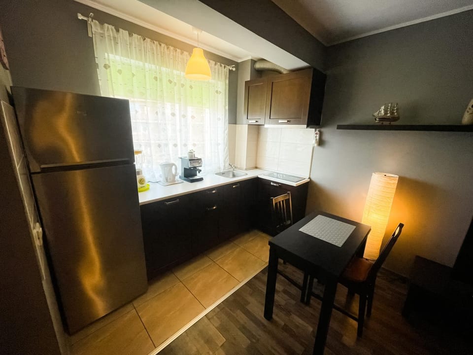 Kitchen or kitchenette, kitchen