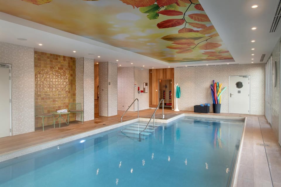 Swimming pool, Swimming pool