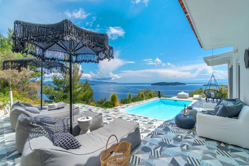 Sea view, Swimming pool