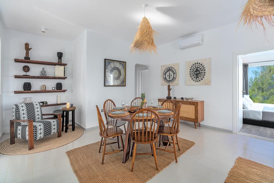 Seating area, Dining area