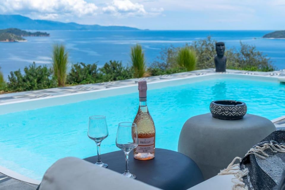 Sea view, Swimming pool