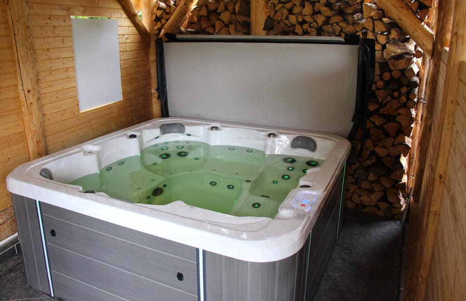 Hot Tub, Spa and wellness centre/facilities, Spa and wellness centre/facilities