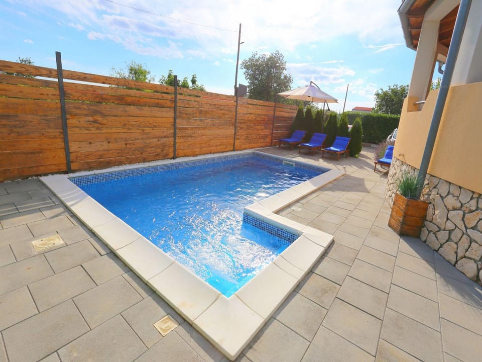 Day, Pool view, Swimming pool, sunbed