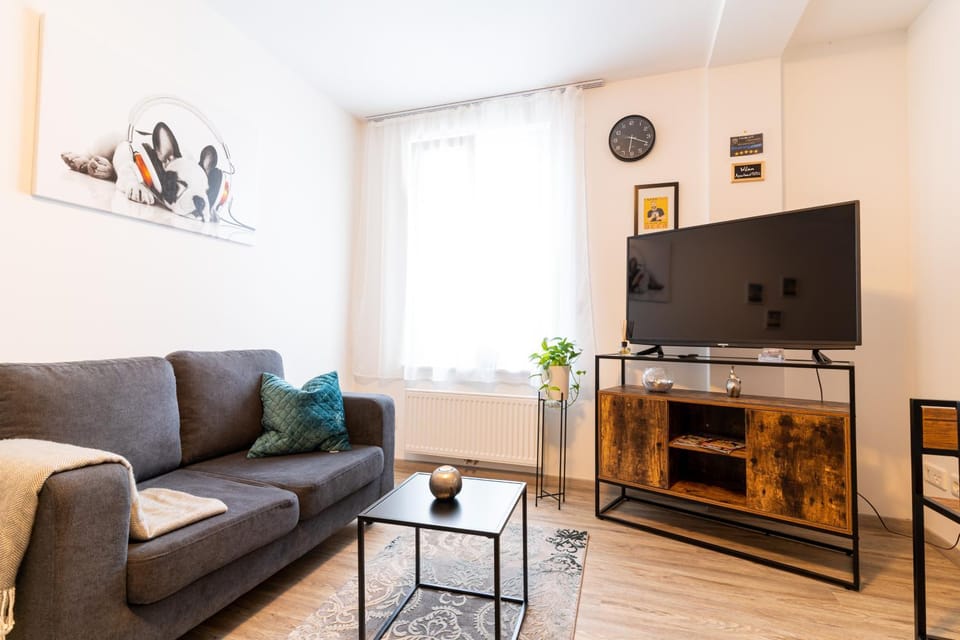 TV and multimedia, Seating area