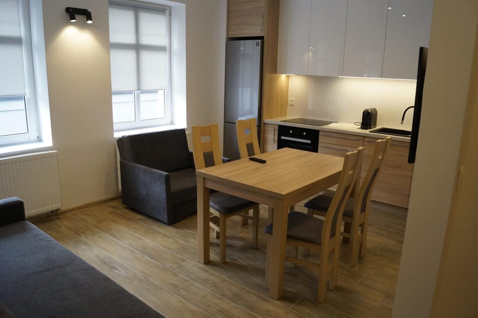 Communal lounge/ TV room, Kitchen or kitchenette