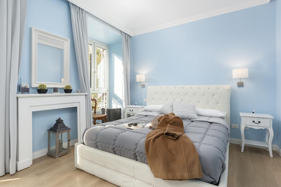 Bed, Photo of the whole room, Bedroom, hair dresser
