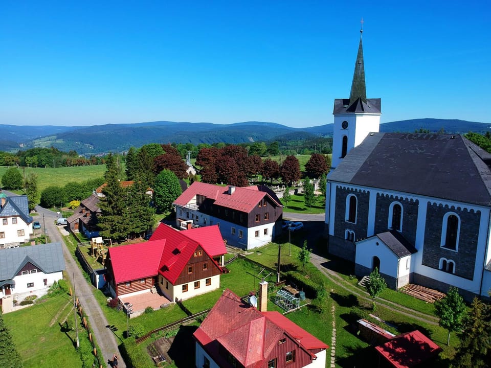 Property building, Day, Natural landscape, Bird's eye view, Mountain view