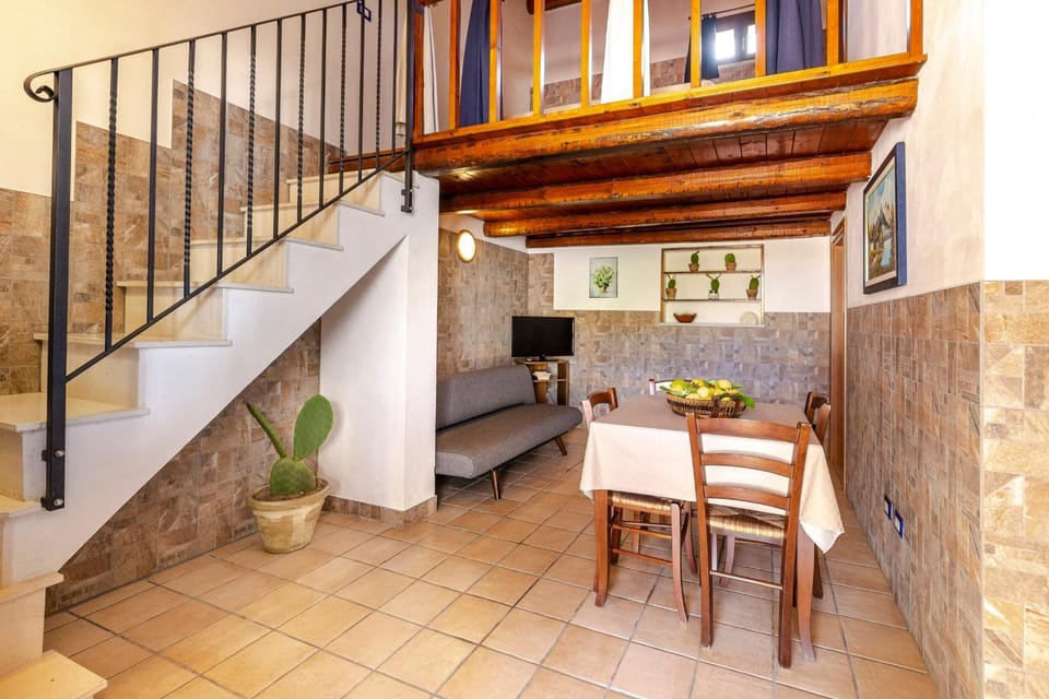 Living room, Dining area, Bedroom