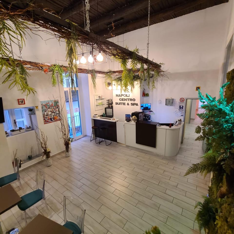 Staff, Communal lounge/ TV room, Spring, Day, Night, Winter, Summer, TV and multimedia, View (from property/room), Living room, Lobby or reception, Lounge or bar, Seating area, Floor plan, Dining area, Autumn, On site, Seasons, Time of day, Location, hair dresser