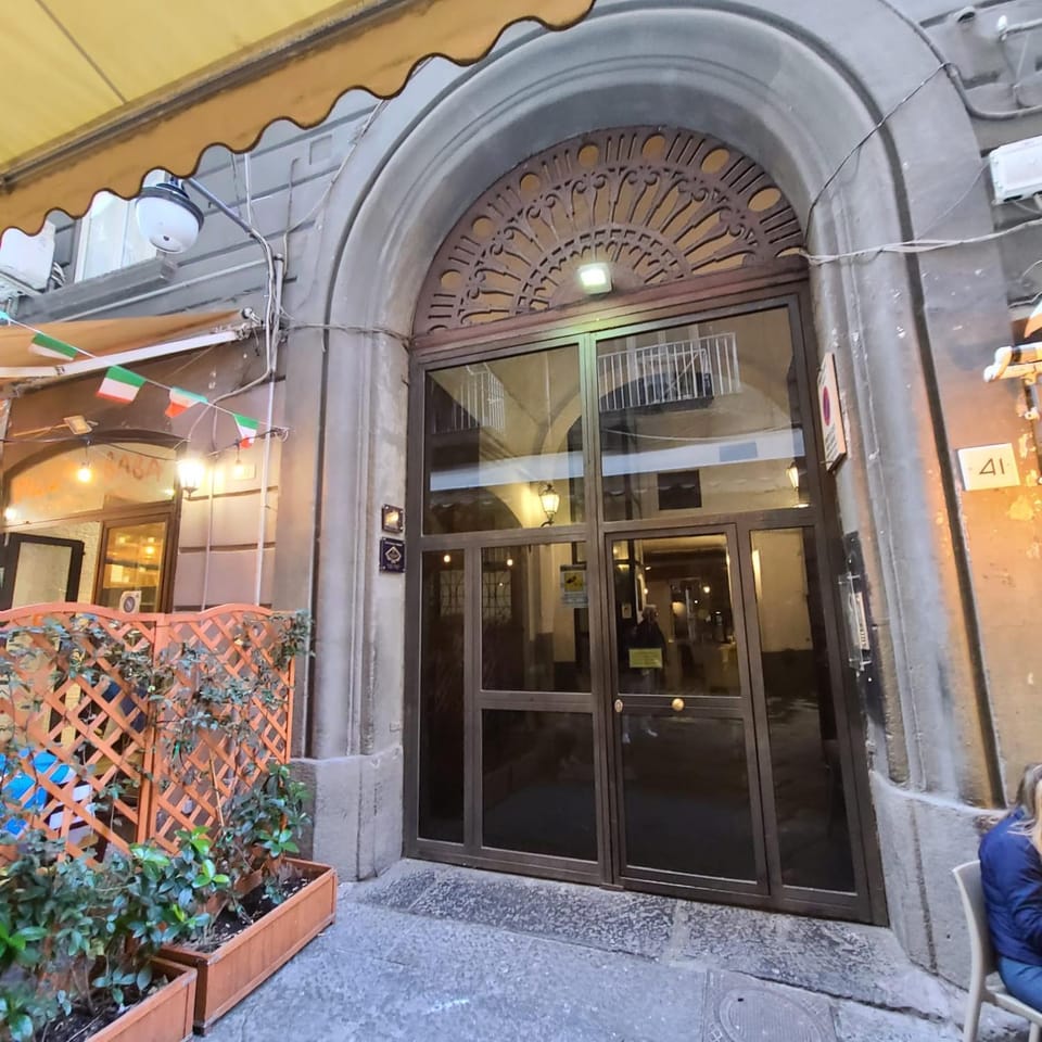 Property building, Facade/entrance, elevator, acessibility