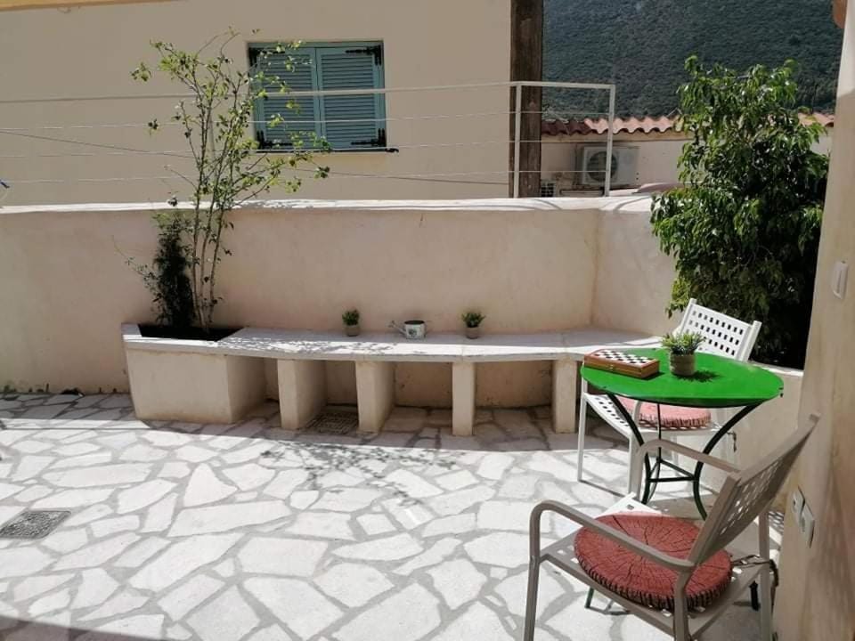 Rodomelo Cute Studio 2 Apartment in Leonidio
