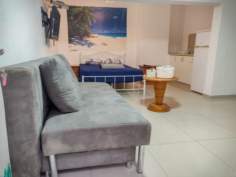 Bed, Living room