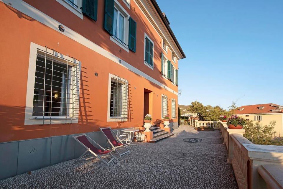 Trilocale in villa vista mare Apt 3 Apartment in Varazze