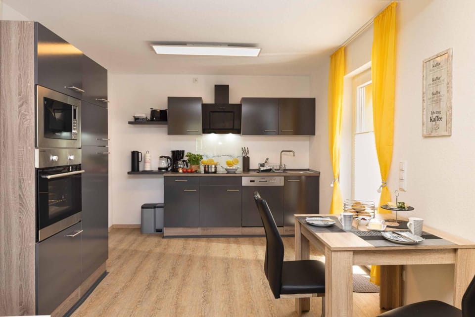 Dining area, kitchen