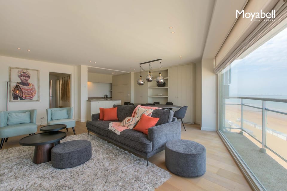 View (from property/room), Balcony/Terrace, Seating area, Sea view