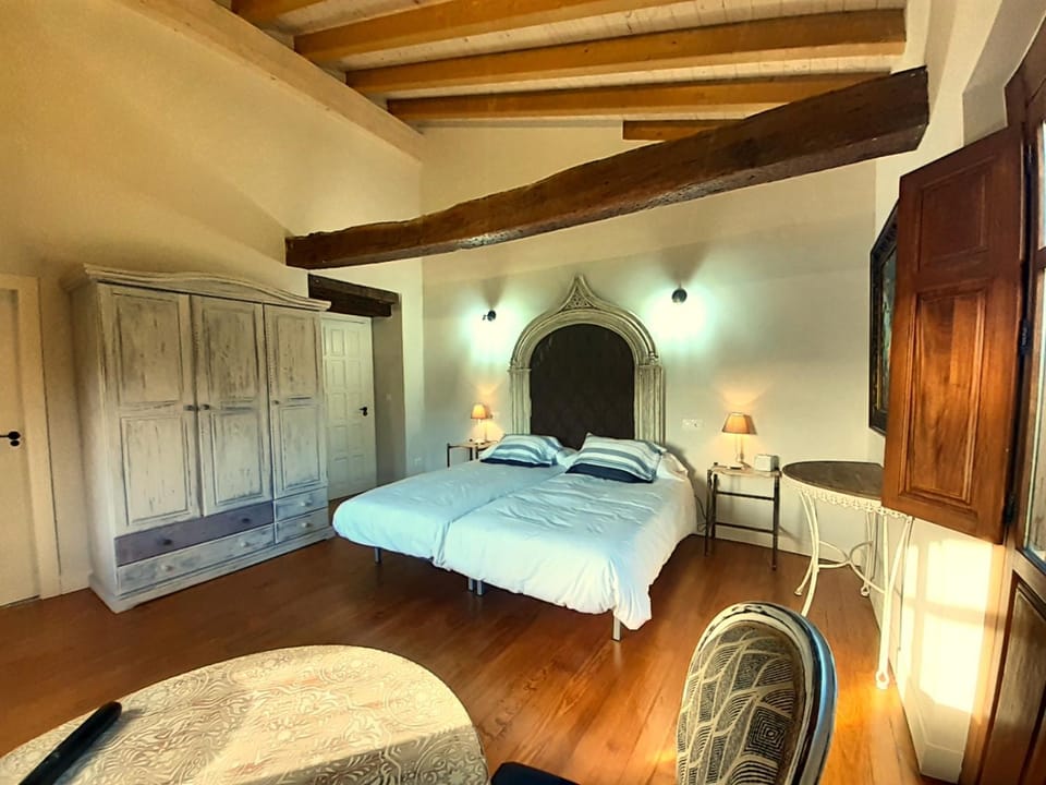 LA POSADA DEL TENOR Inn in Cantabria