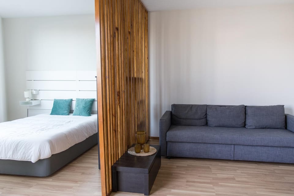 Communal lounge/ TV room, Bed, Bedroom