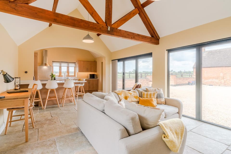 Kitchen or kitchenette, Seating area, Dining area