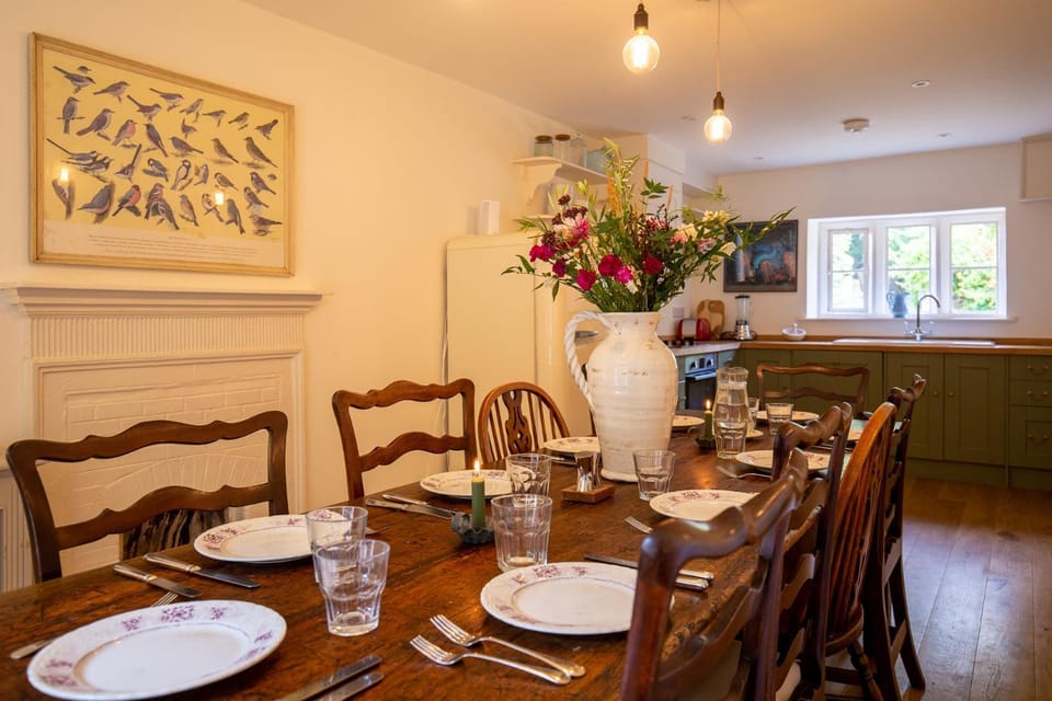 Dining area, kitchen