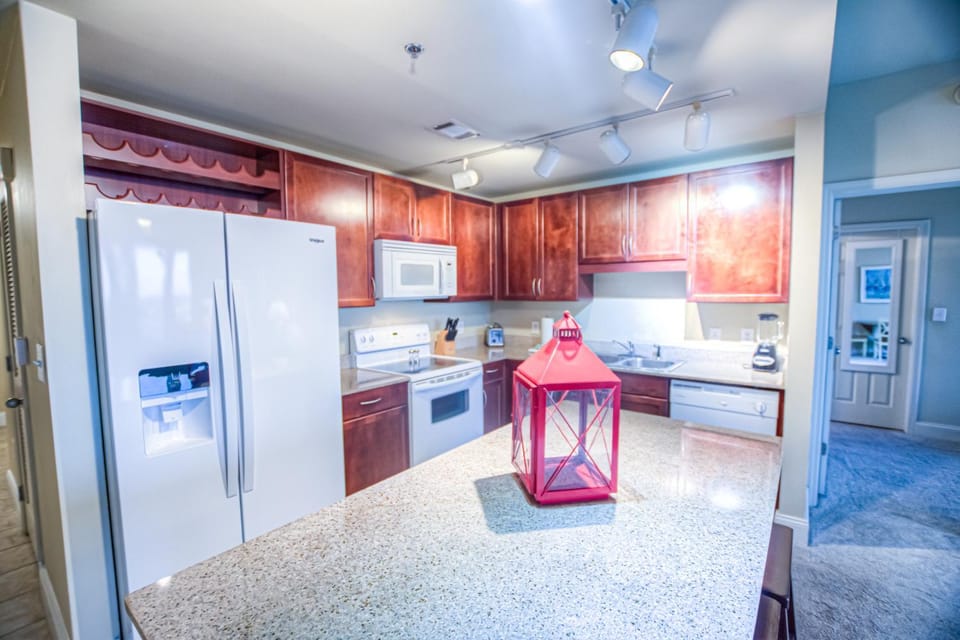 Next To The 10th Floor Pool - Laketown Wharf 1032- 2 BD Plus Bunks, 2BA, And Amazing Amenities! House in Panama City Beach
