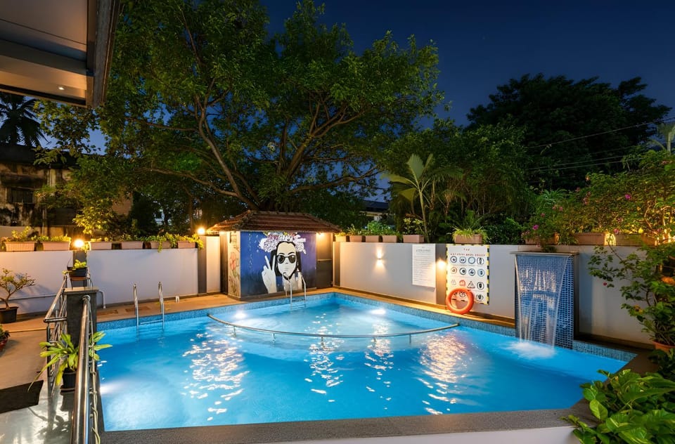 Swimming pool