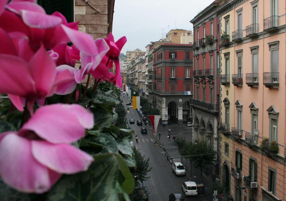 Patio, Facade/entrance, Neighbourhood, Balcony/Terrace, On site, City view, Street view