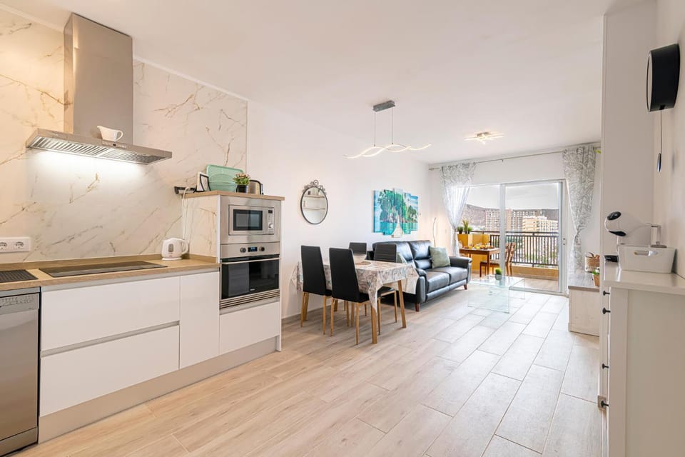 Kitchen or kitchenette, Living room