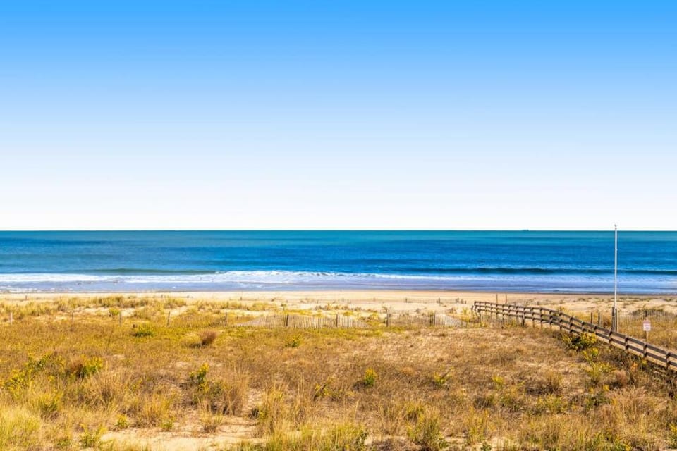 Middlesex Beach -- 30 Dune House in Middlesex Beach