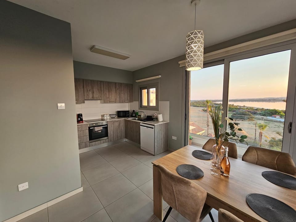 Majestic Sunset Salt Lake Views 300m from beach Apartment in Larnaca