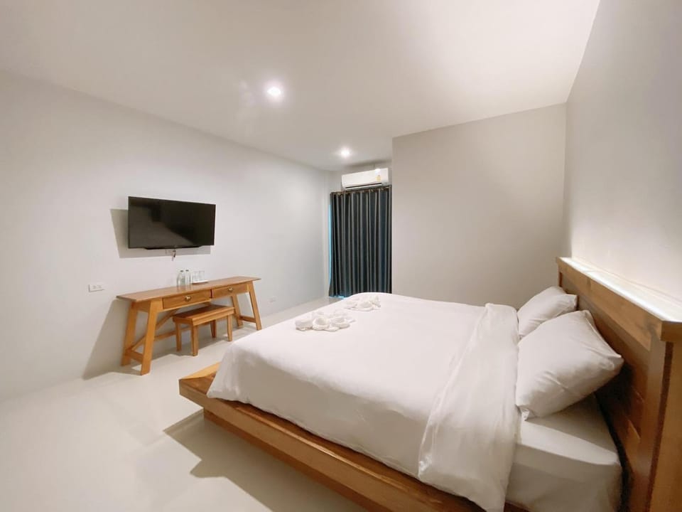 Photo of the whole room, Bedroom