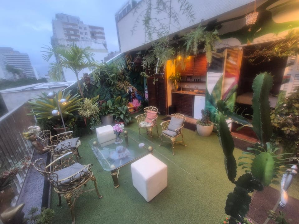 Linda cobertura ipanema quadra da praia c sauna e 2 suites Apartment in Rio de Janeiro