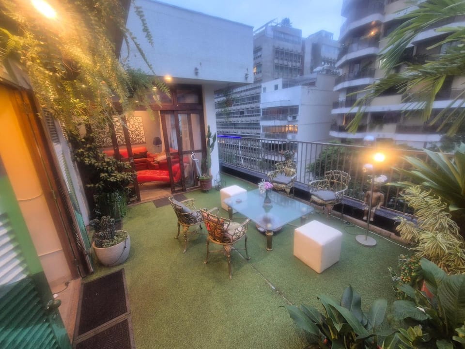 Linda cobertura ipanema quadra da praia c sauna e 2 suites Apartment in Rio de Janeiro