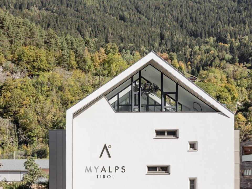 Property building, Day, Natural landscape, Mountain view