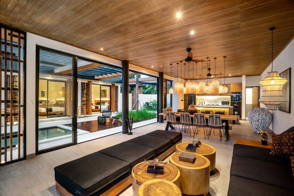 Living room, Seating area, Dining area