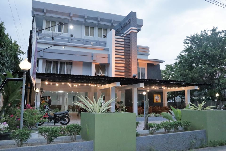 Property building, Facade/entrance